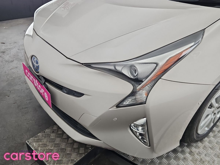 2017 Toyota Prius - image 19