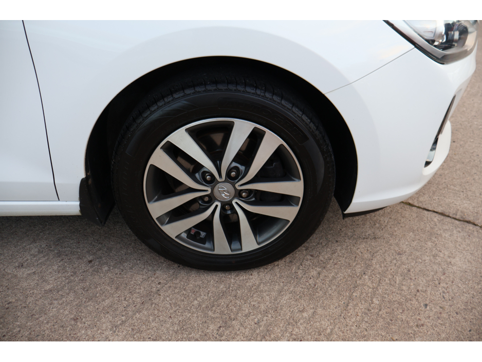 2017 Hyundai i30 DELUXE  Low Mileage €12,495