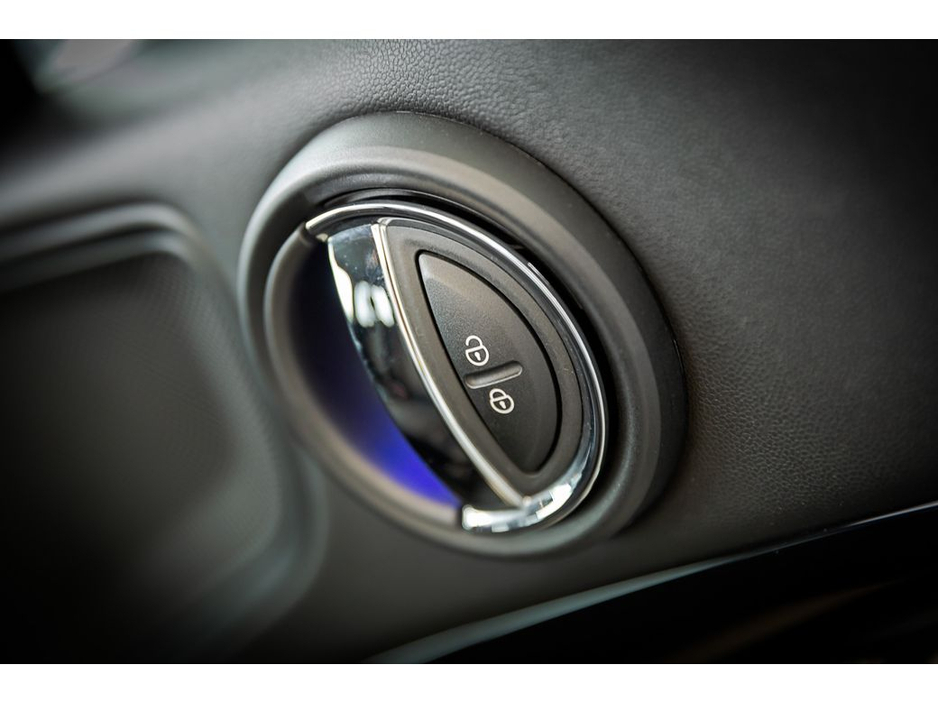 2022 MINI Countryman - image 39