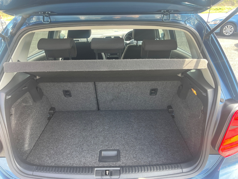 2016 Volkswagen Polo - image 8