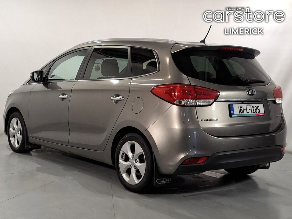 2016 Kia Carens - image 5