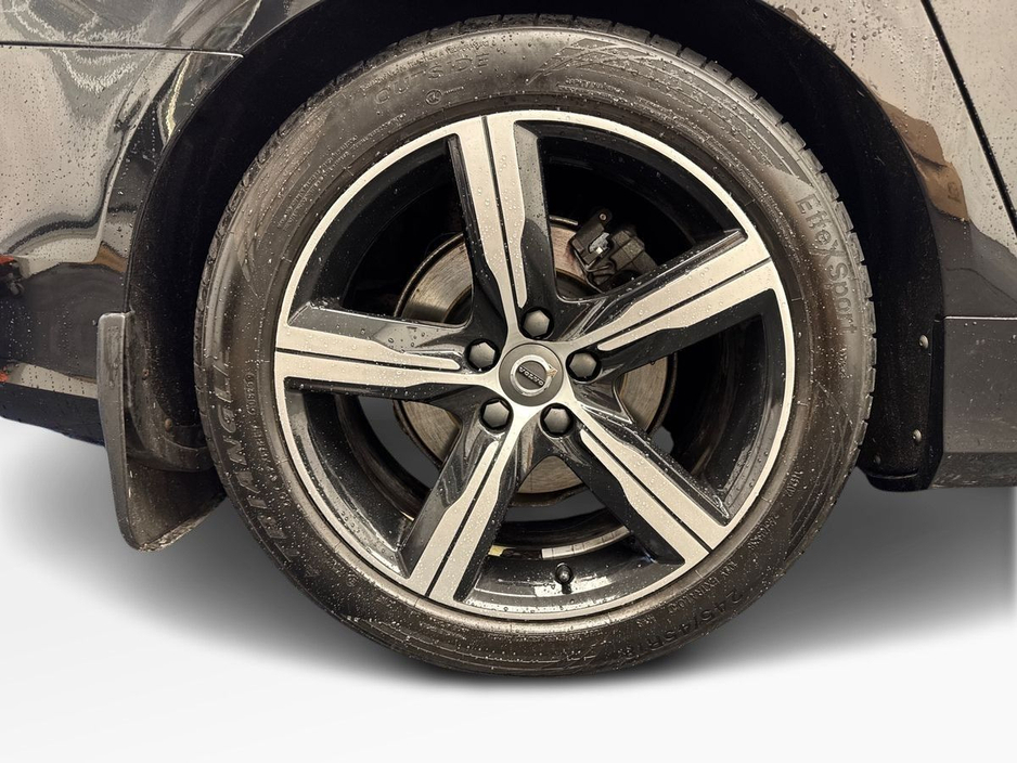 2018 Volvo S90 - image 5