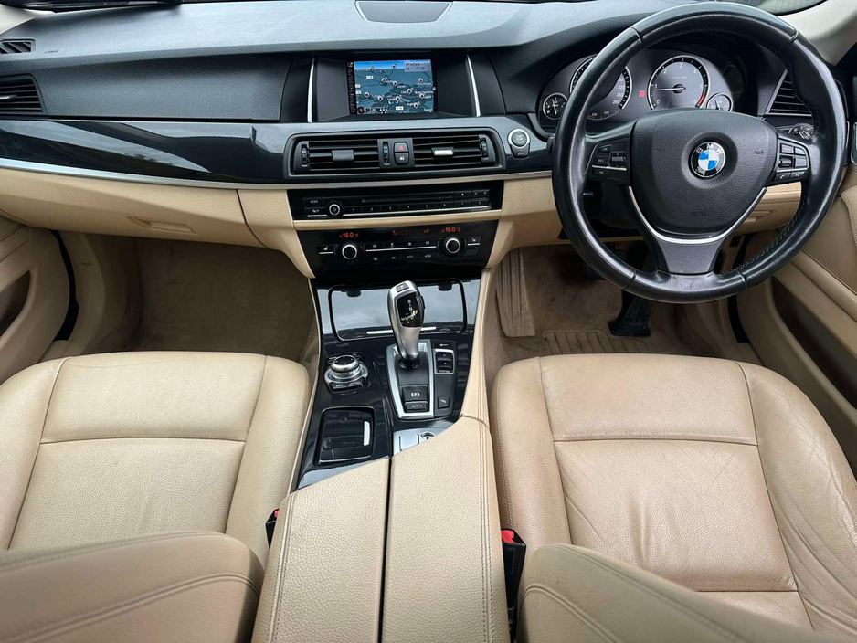 2016 BMW 5 Series - image 13