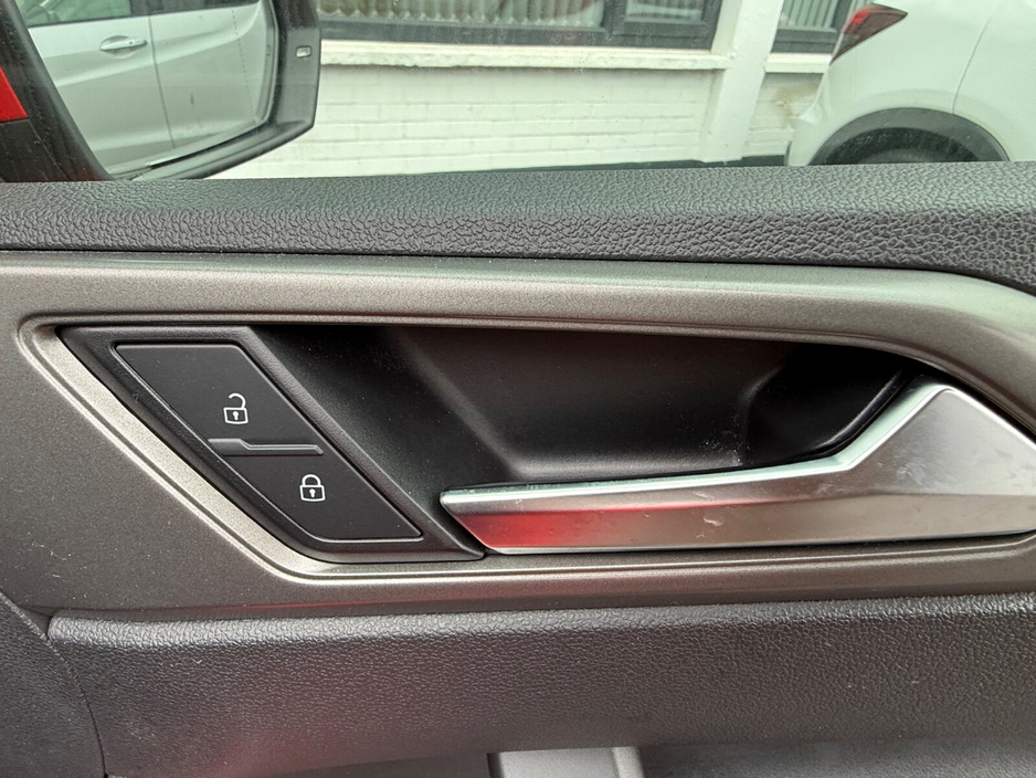 2018 Volkswagen Polo - image 18