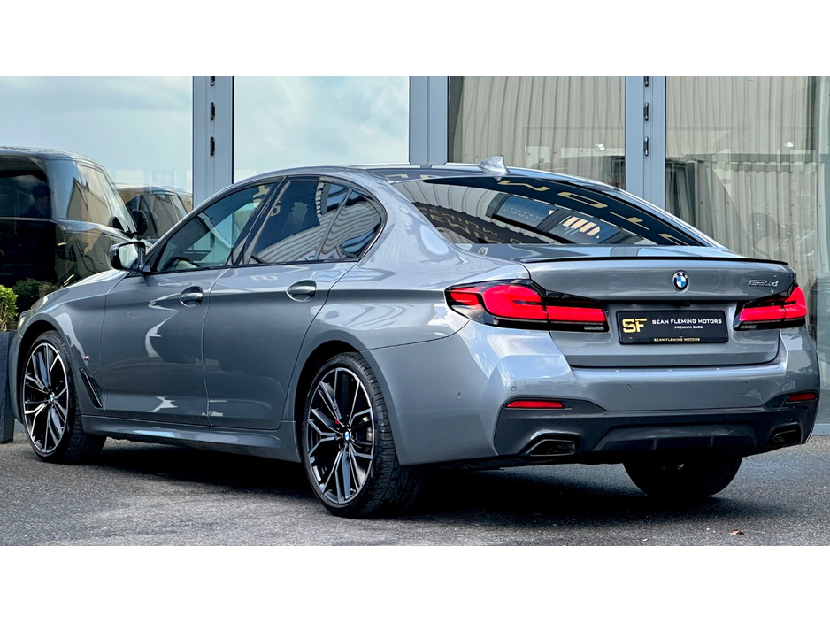 2023 BMW 5 Series - image 4