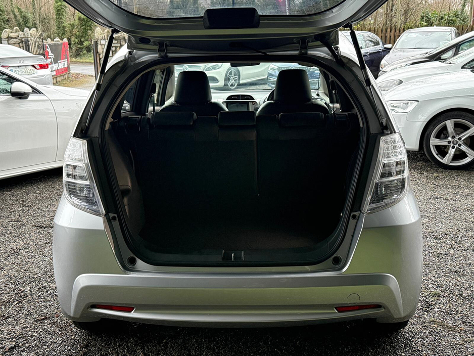 2012 Honda Fit - image 7
