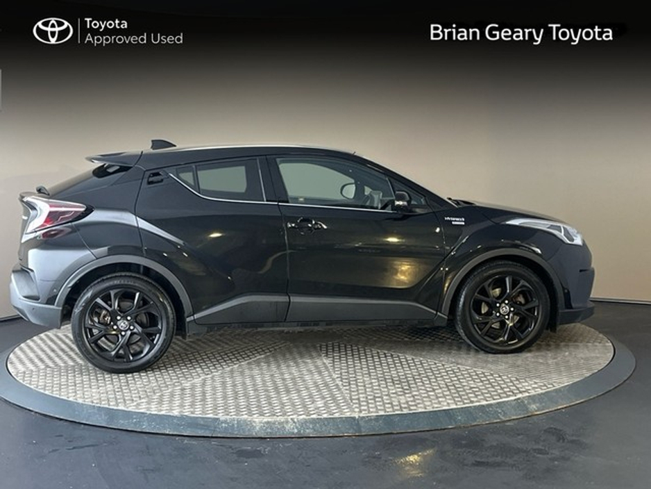 2019 Toyota C-HR - image 3