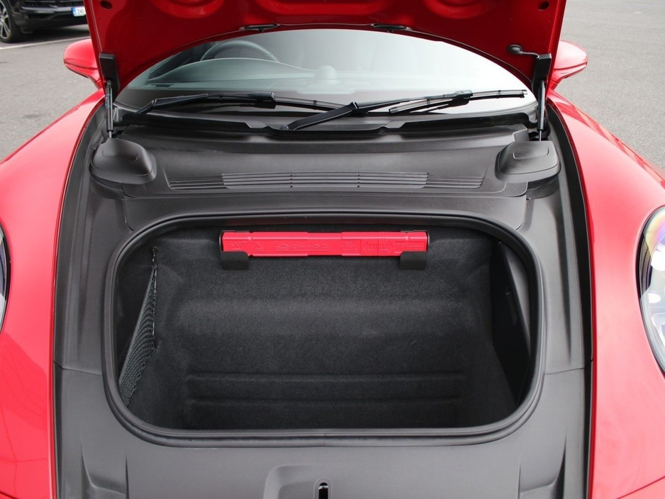 2022 Porsche 911 Carrera €175,000