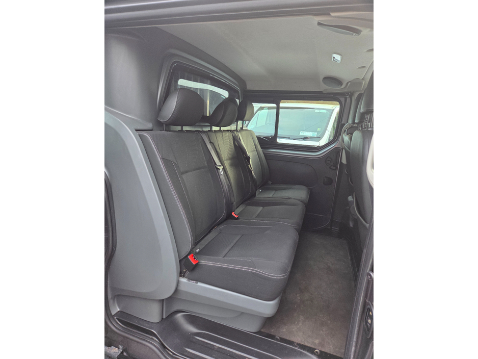 2016 Renault Trafic LL29 DCI 140 SPORT CREW VAN 3DR €21,500