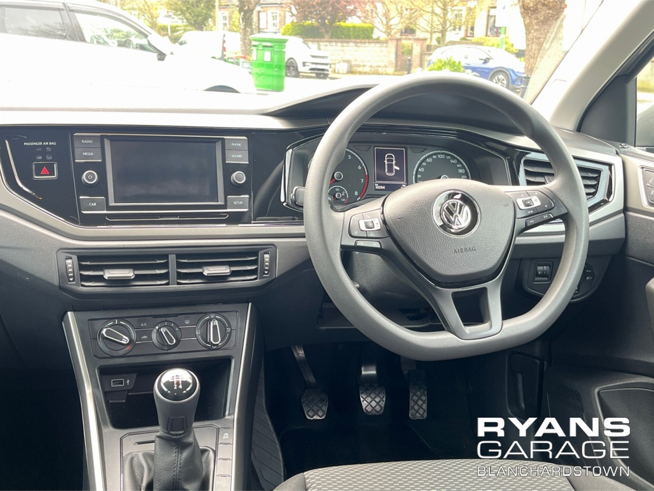 2018 Volkswagen Polo - image 9