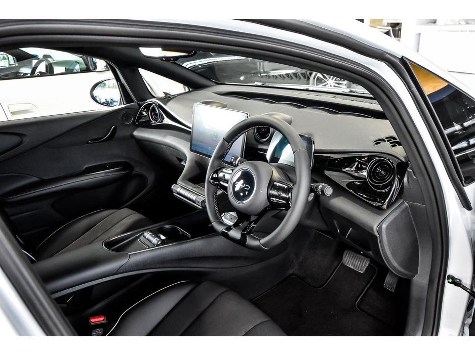 2026 BYD Dolphin Dolphin Comfort 427km Range €33,750