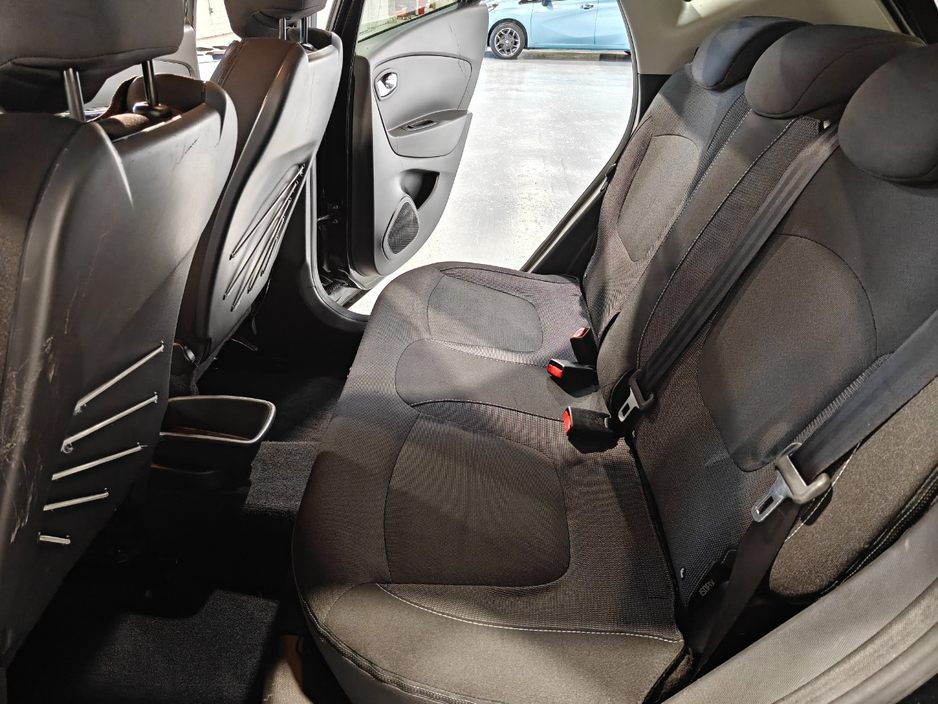 2015 Renault Captur - image 18