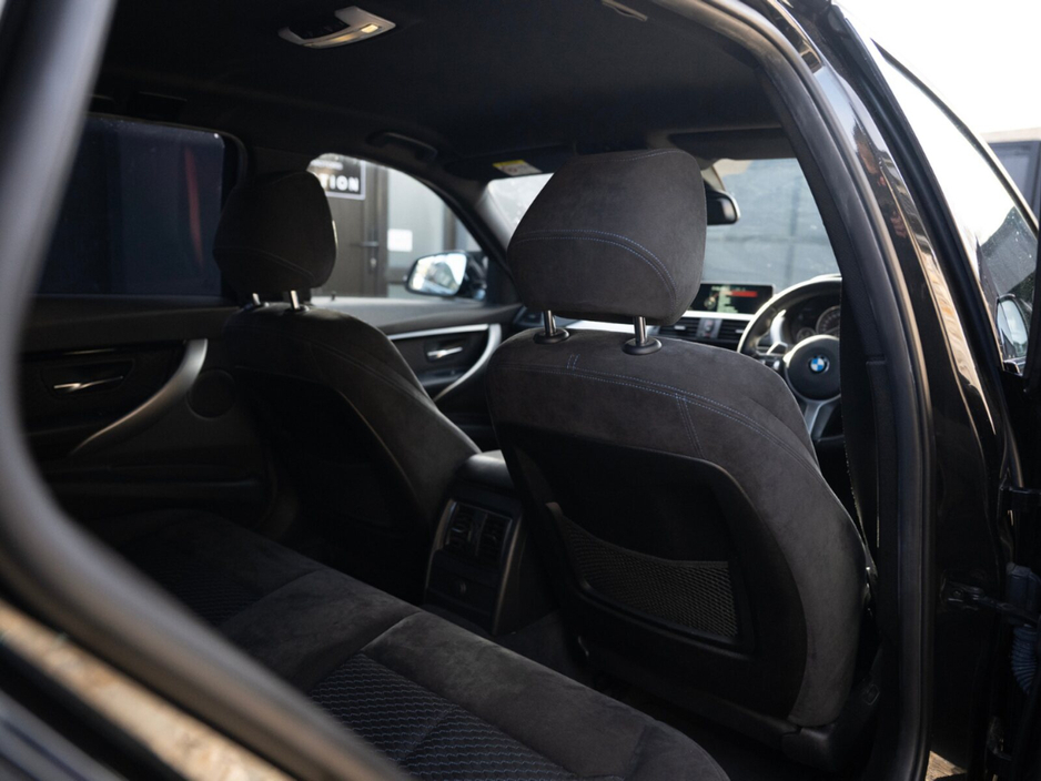 2015 BMW 3 Series - image 23