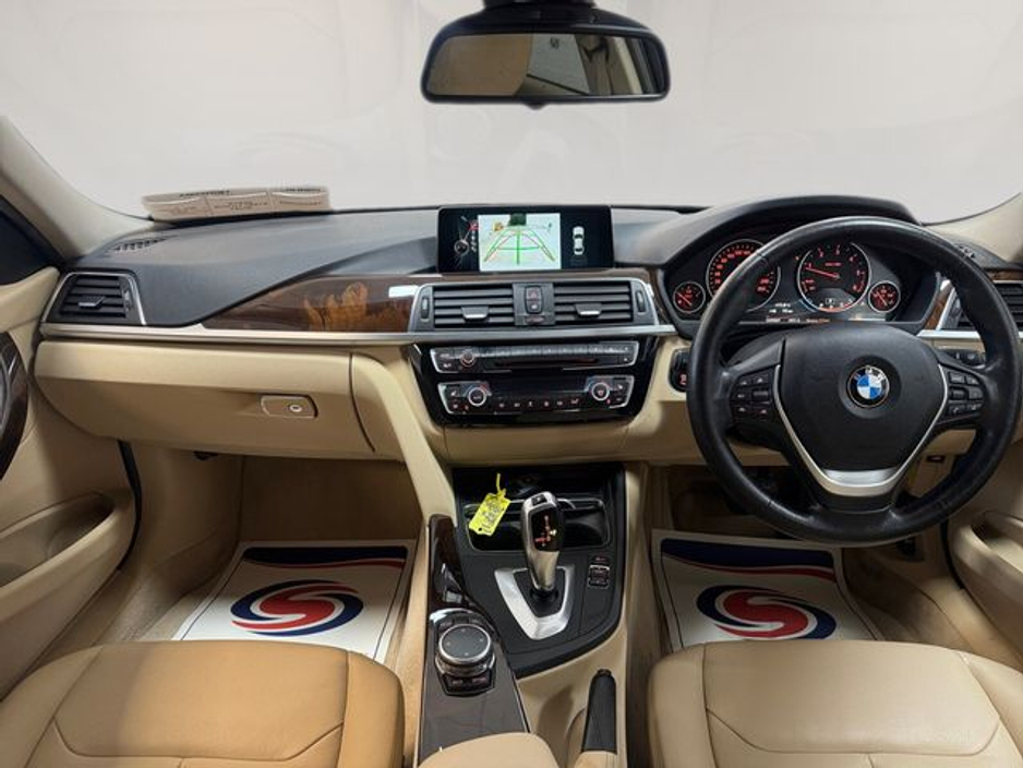 2016 BMW 3 Series - image 15