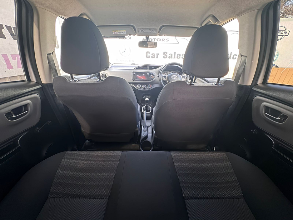 2016 Toyota Yaris - image 19