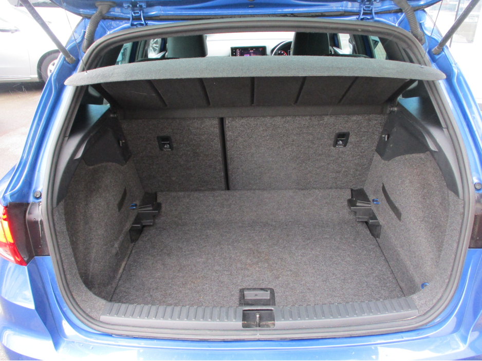 2023 SEAT Arona - image 14