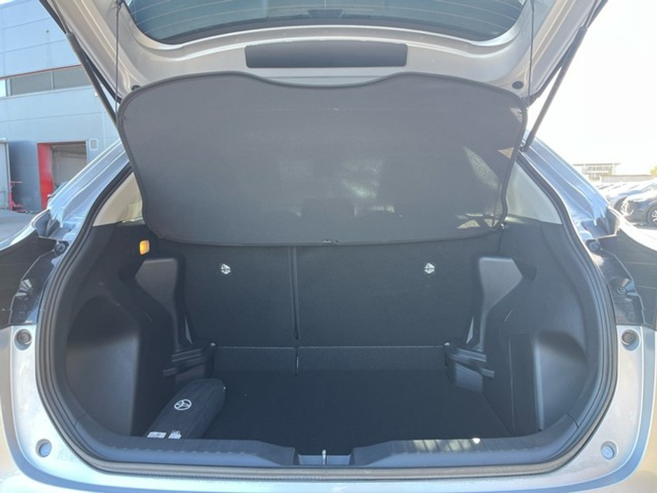 2023 Toyota Yaris Cross - image 10