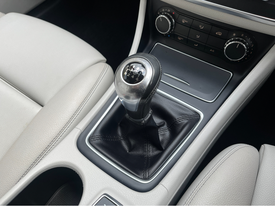 2017 Mercedes-Benz CLA Class 180 1.6 PETROL MANUAL //FULL LEATHER//LOW MILES// €16,950