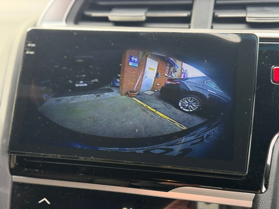 2016 Honda Fit - image 6