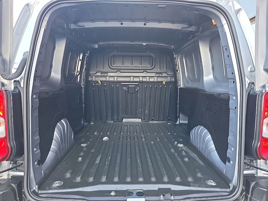 2024 Peugeot Partner - image 11