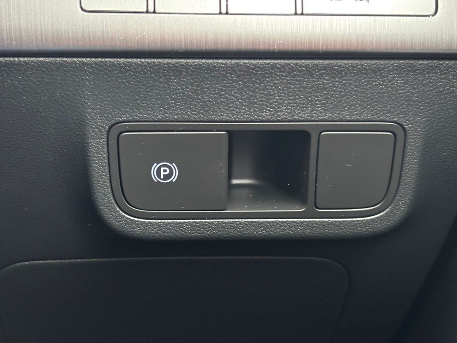 2023 Hyundai Kona - image 20