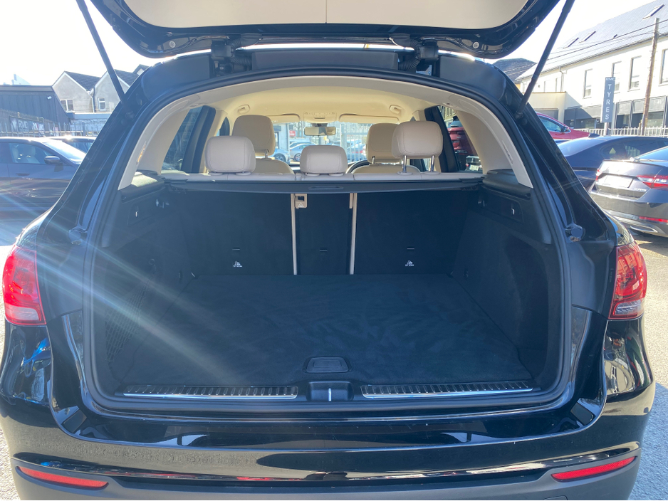 2022 Mercedes-Benz GLC Class - image 13