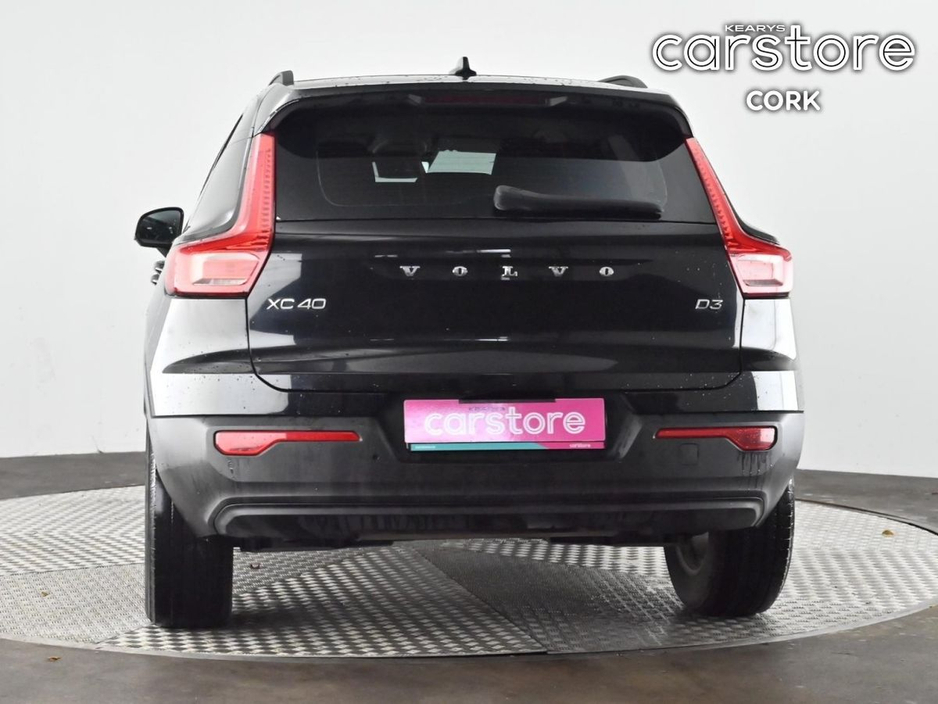 2019 Volvo XC40 - image 4