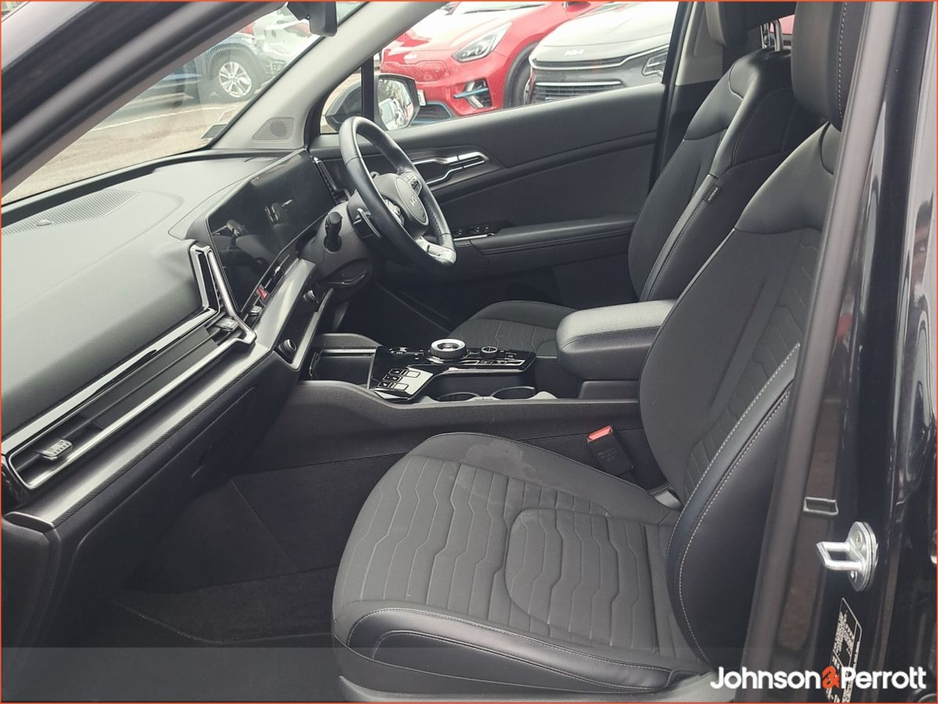 2023 Kia Sportage - image 3