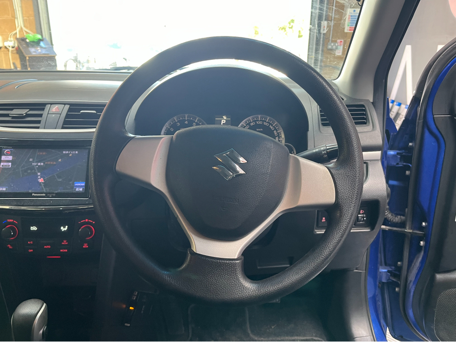 2014 Suzuki Swift - image 7