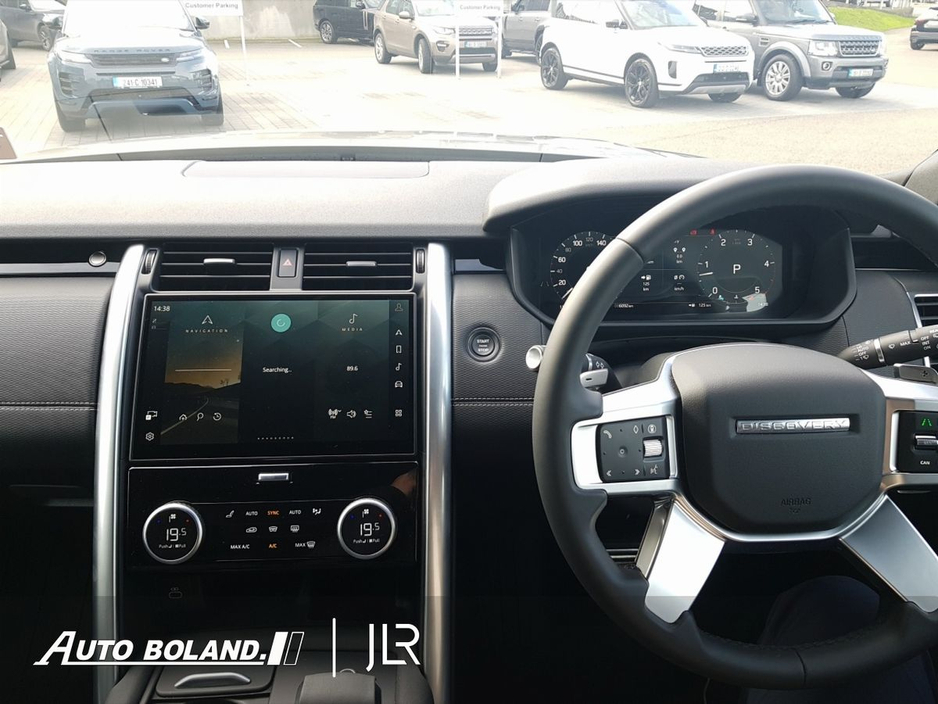 2025 Land Rover Discovery - image 4