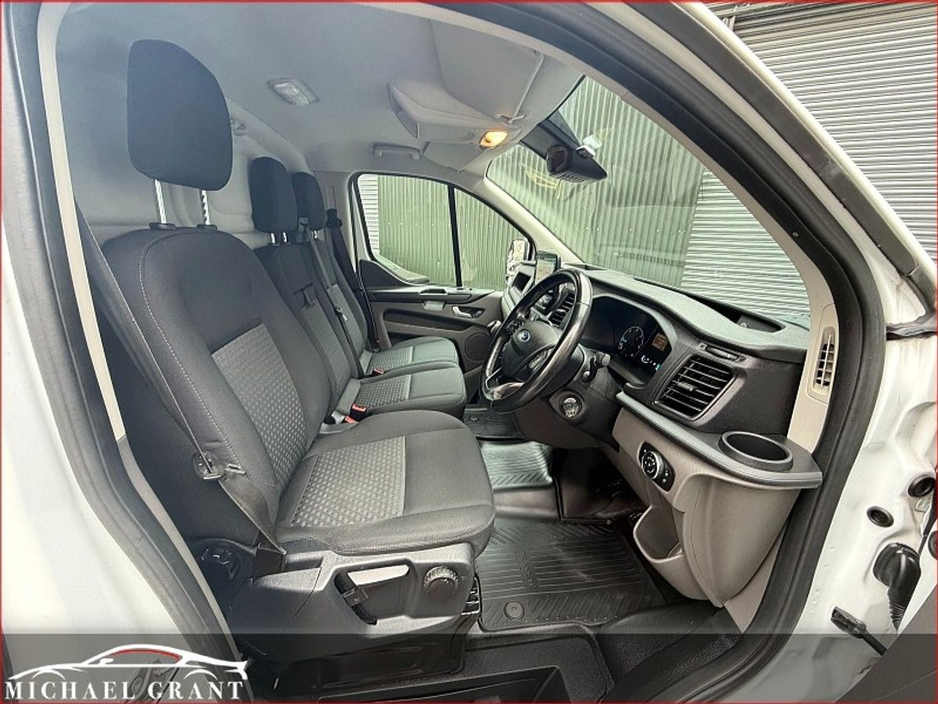 2020 Ford Transit - image 13