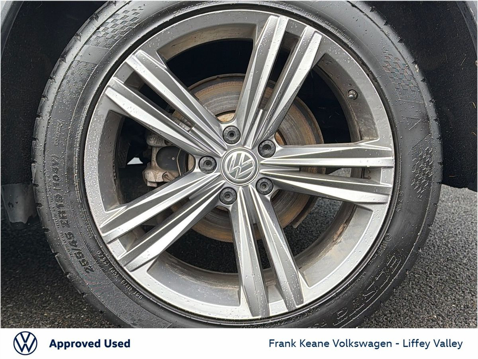 2017 Volkswagen Tiguan - image 8