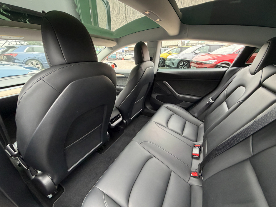 2023 Tesla Model 3 - image 24