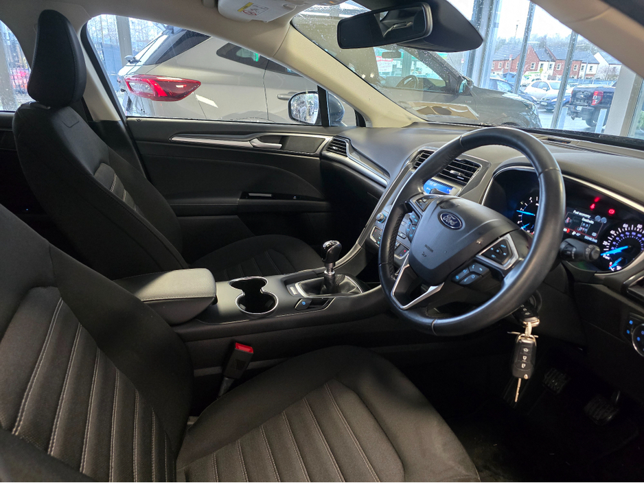 2020 Ford Mondeo - image 7