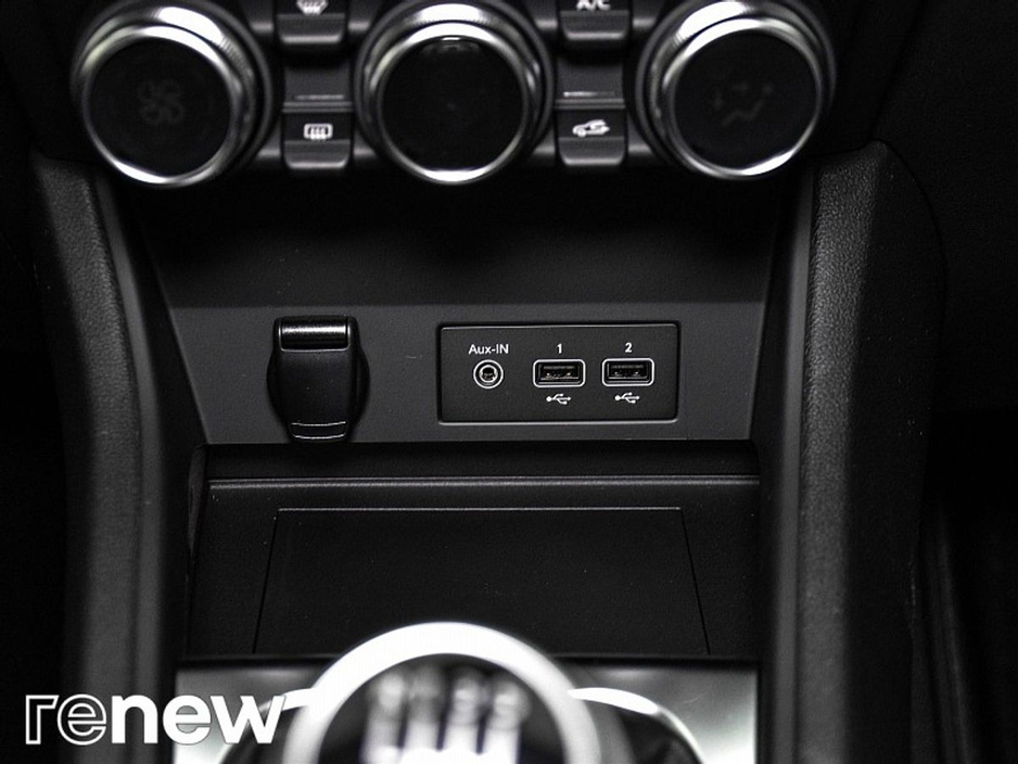 2021 Renault Captur - image 24