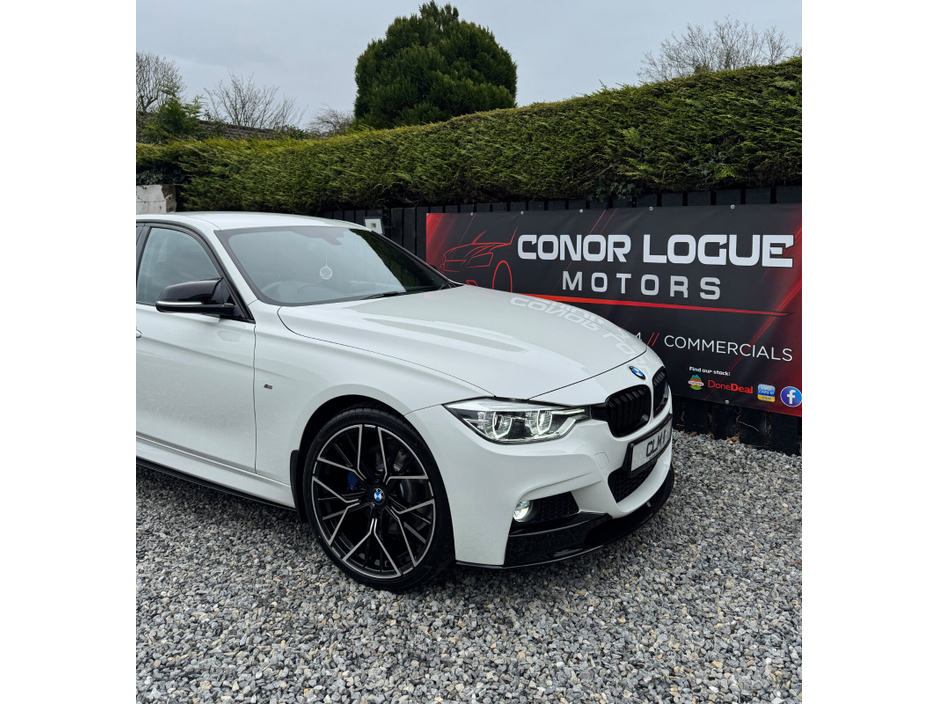 2016 BMW 3 Series - image 24