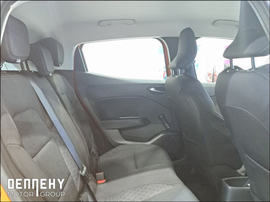 2020 Renault Clio - image 28