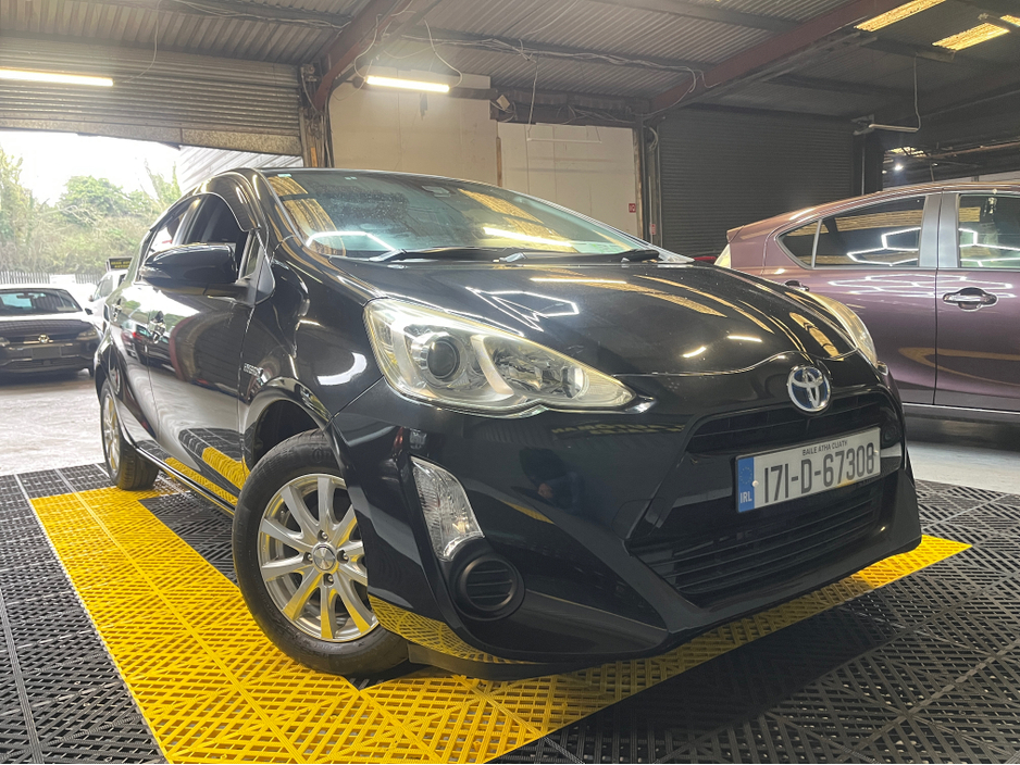 2017 Toyota Aqua 2017 hybrid auto €10,995