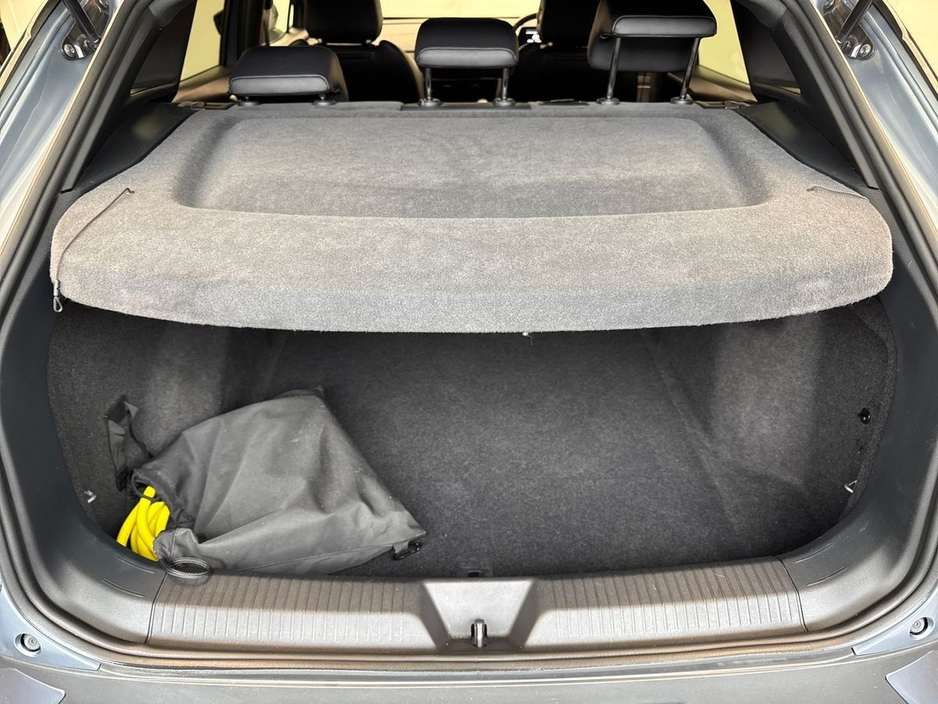 2023 Volkswagen ID.4 - image 9