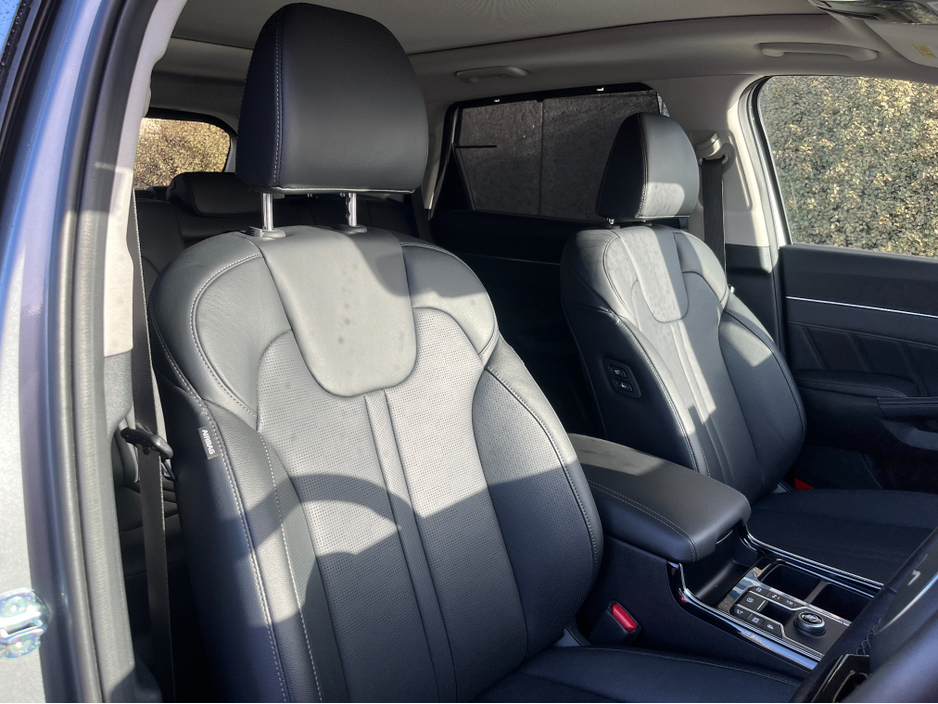 2025 Kia Sorento - image 18