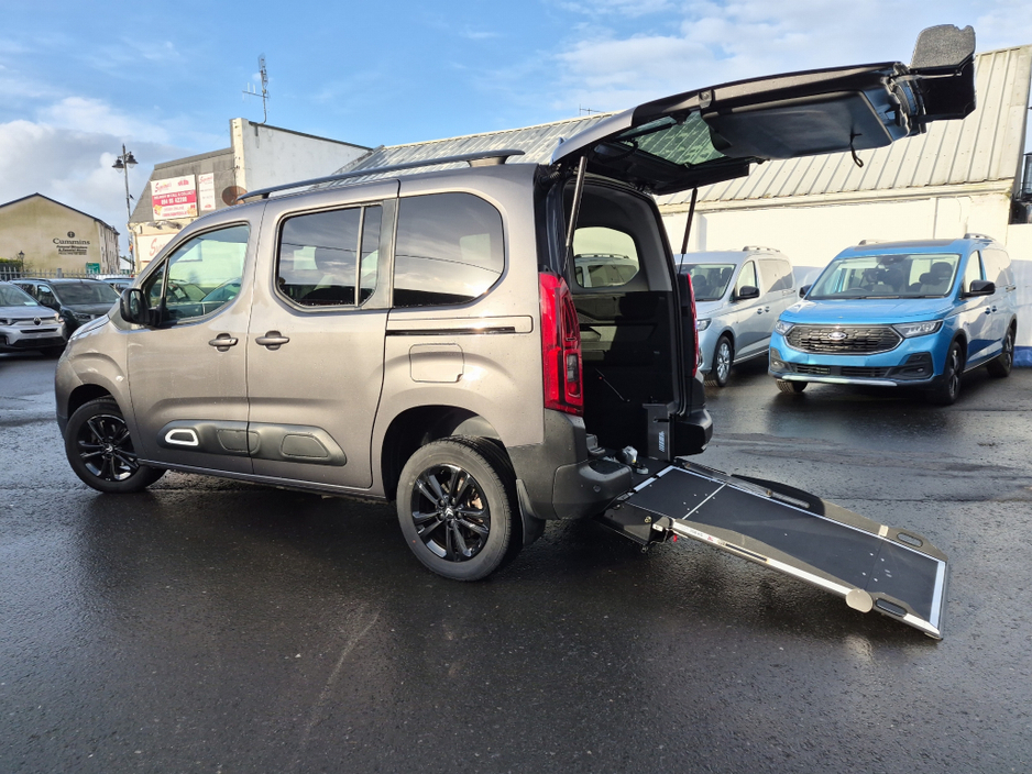 2023 Citroen Berlingo Multispace Wheelchair Access Taxi Spec €35,950