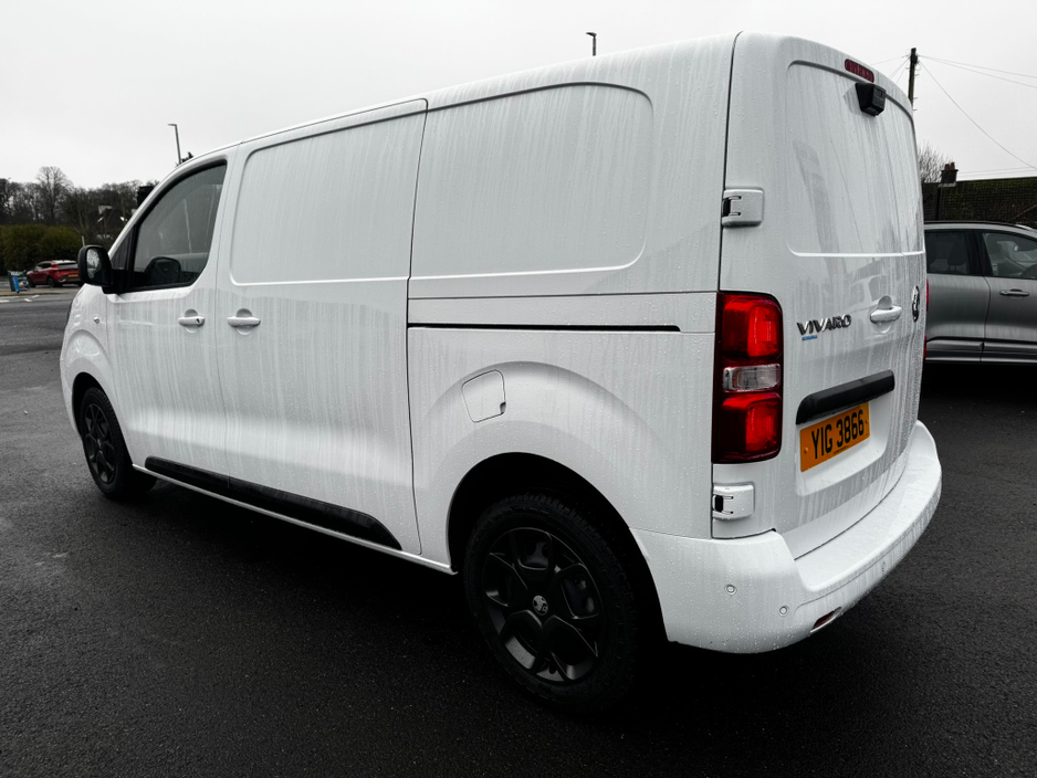 2025 Opel Vivaro - image 2