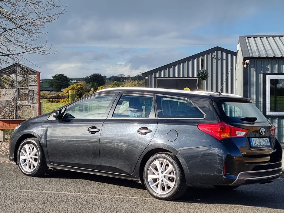 2014 Toyota Auris - image 8