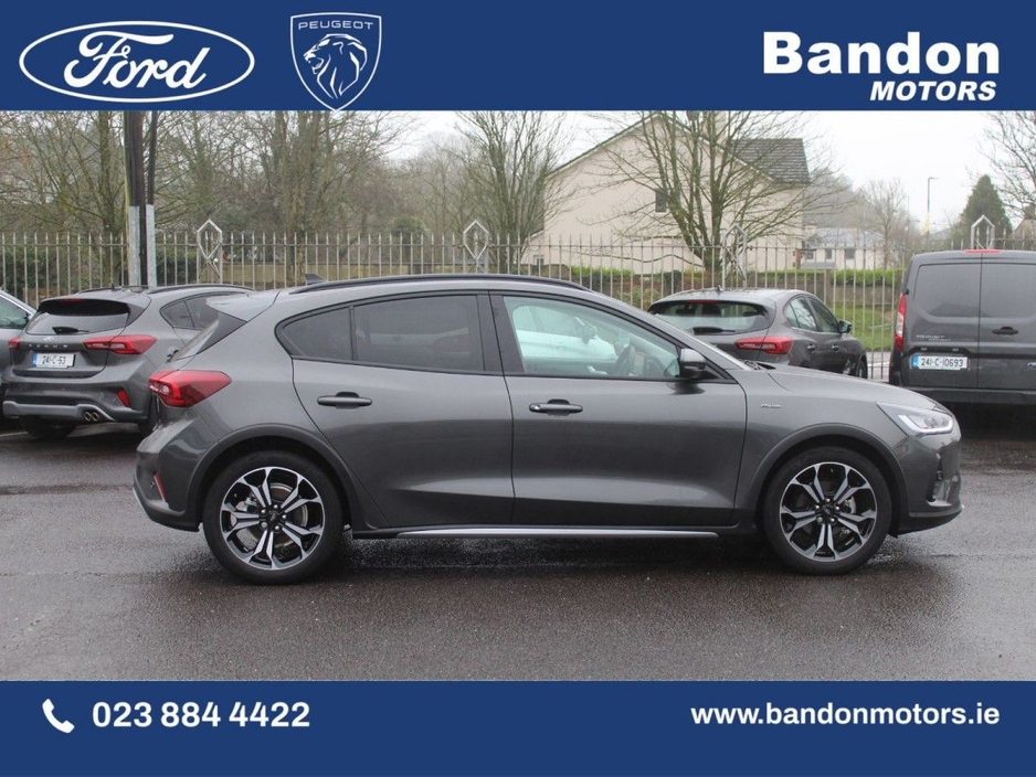 2024 Ford Focus - image 4