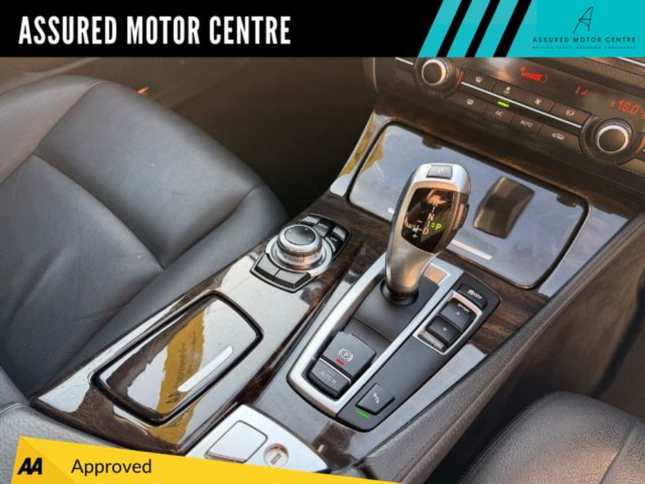 2016 BMW 5 Series - image 15