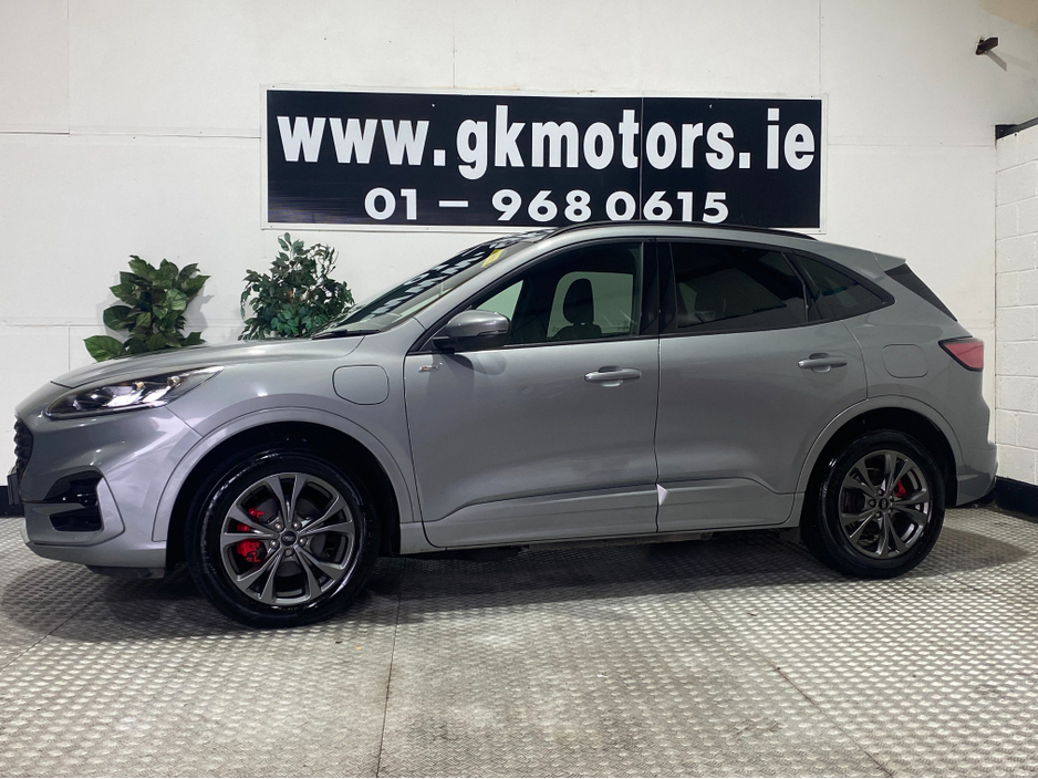 2022 Ford Kuga - image 2