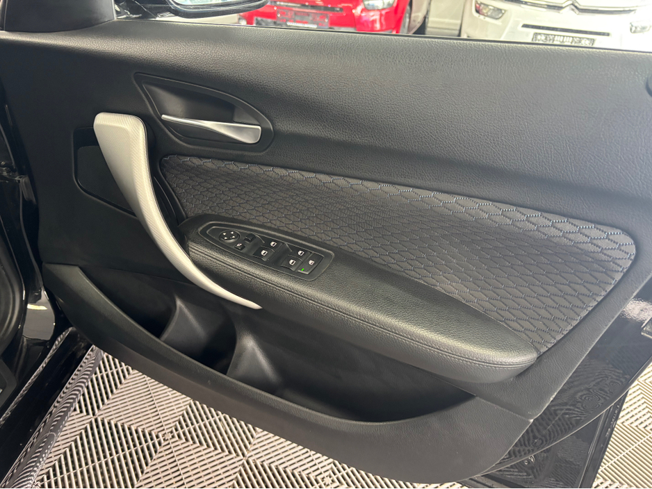 2015 BMW M1 - image 8