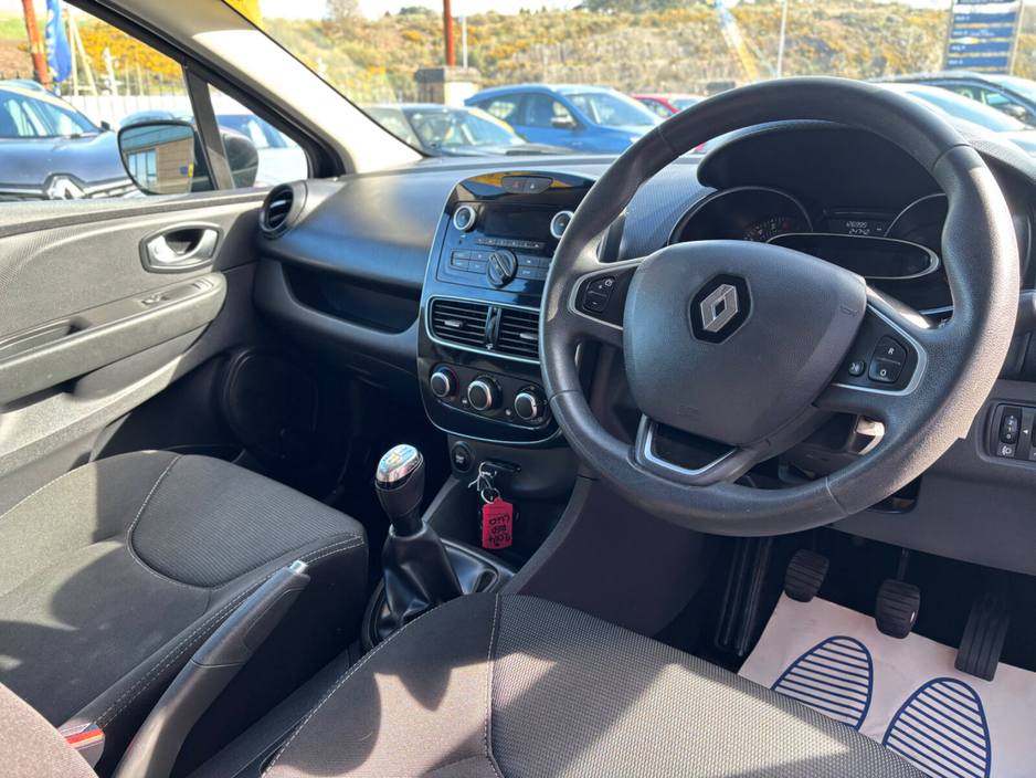 2017 Renault Clio - image 9
