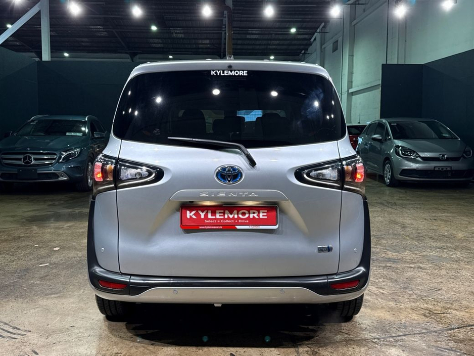 2020 Toyota Sienta - image 4