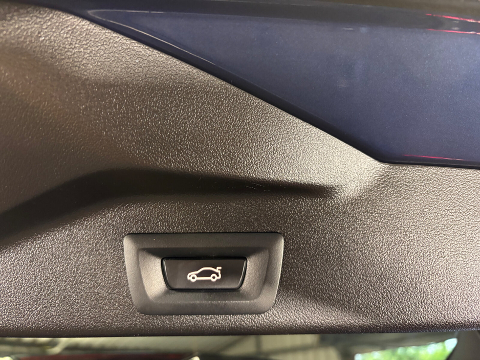 2021 BMW X5 - image 12